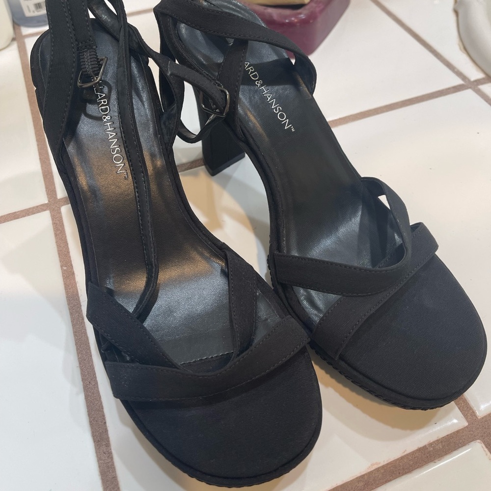 Hillard & Hanson Heels